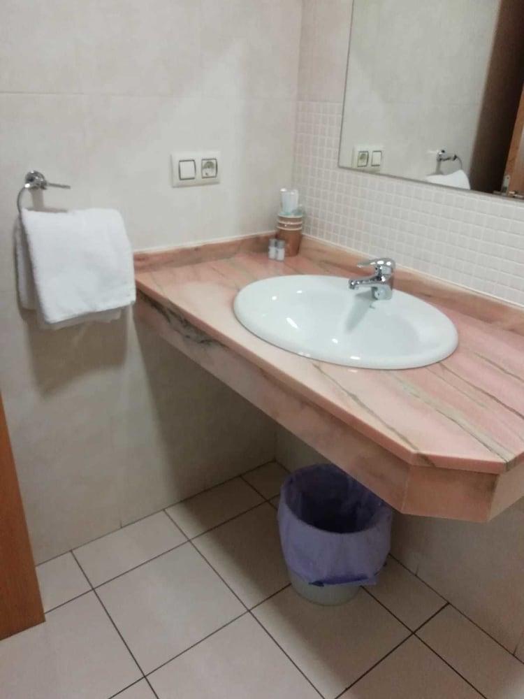 Pension Residencia Caola Артейхо Экстерьер фото